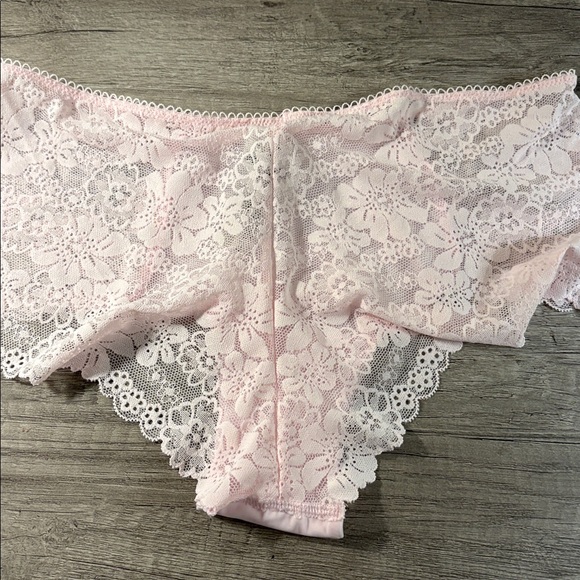 PINK - Picture 2 of 4